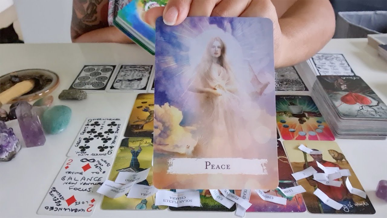 // Pick A Crystal ~ 🌟🏃🏻 Who Is Coming Into Your Life? 🏃🏿‍♀️🌟