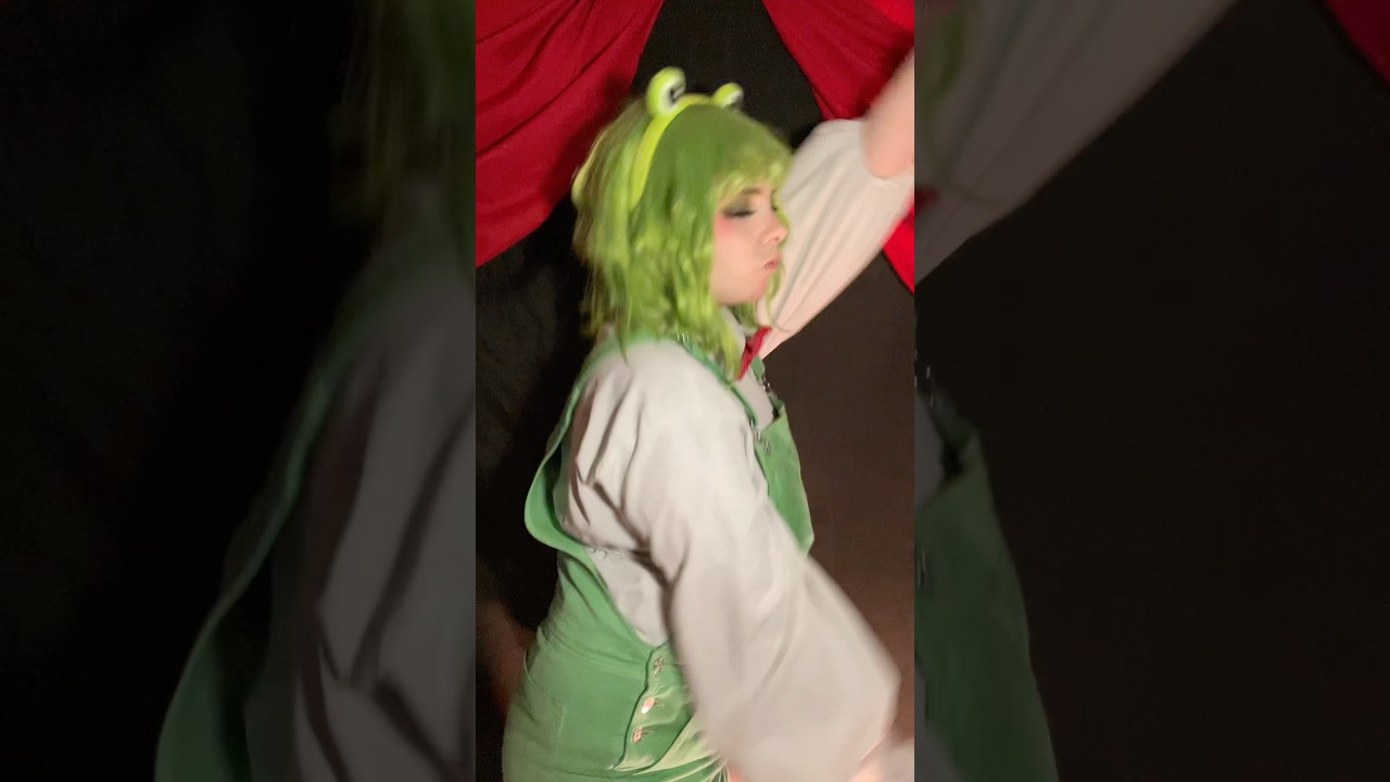 Was too busy vibing to Jax’s abstraction sorry guys #cosplay #tadc #theamazingdigitalcircus #ribbit