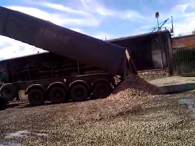 белаз-75710 450т. колеса на белаз 360 тонн. тонны видео. тонны видео. самосвал белаз 450 тонн.