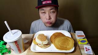 ASMR Mcdonalds Breakfast (Hash brown,pancakes,sausage)eating sounds NO TALKING Mukbang/먹방/맥모닝