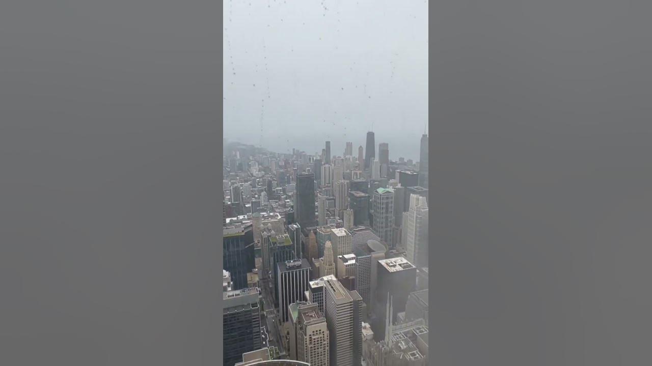 spectacular-view-from-the-110th-floor-of-the-wills-tower-in-chicago