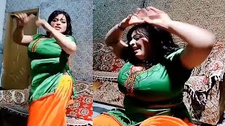 Dance Mujra of Pakistani Busty Aunty in green white salwar kameez