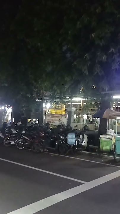 Selamat Malam Stasiun Lempuyangan, selamat malam Yogyakarta