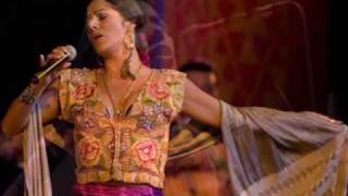 Video thumbnail of "LILA DOWNS - cielo rojo"