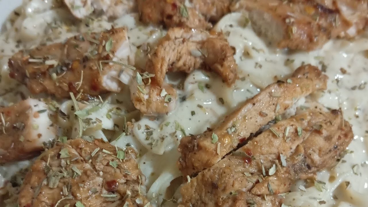 Cheesy and Creamy Fettuccine Alfredo Pasta    Recipie in Comments                                