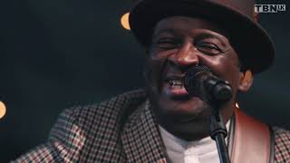 Video thumbnail of "Noel Robinson - Silent Night (Official Live Video)"