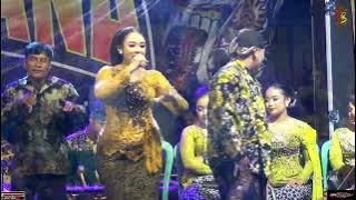 LAMUNAN ~ NIKEN SALINDRY ~ bersama CAMPURSARI SURYA BUANA KEDIRI