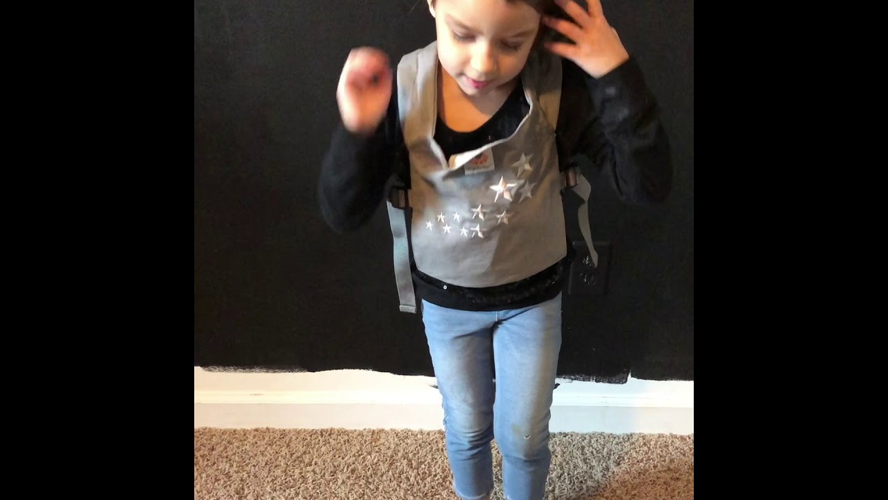 How To Wear Your Baby In A Mini Ergobaby! {Tutorial} YouTube