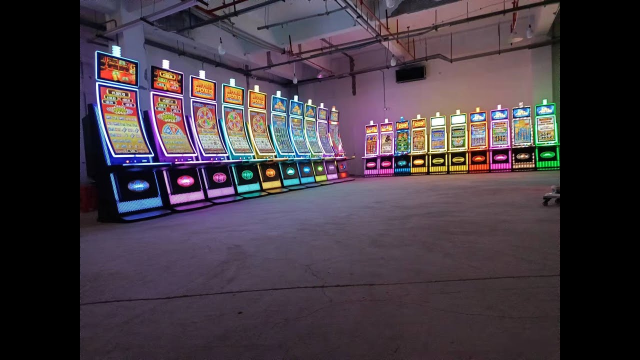 2022 New 32inch 43inch curved or vertical casino video slot gambling machines