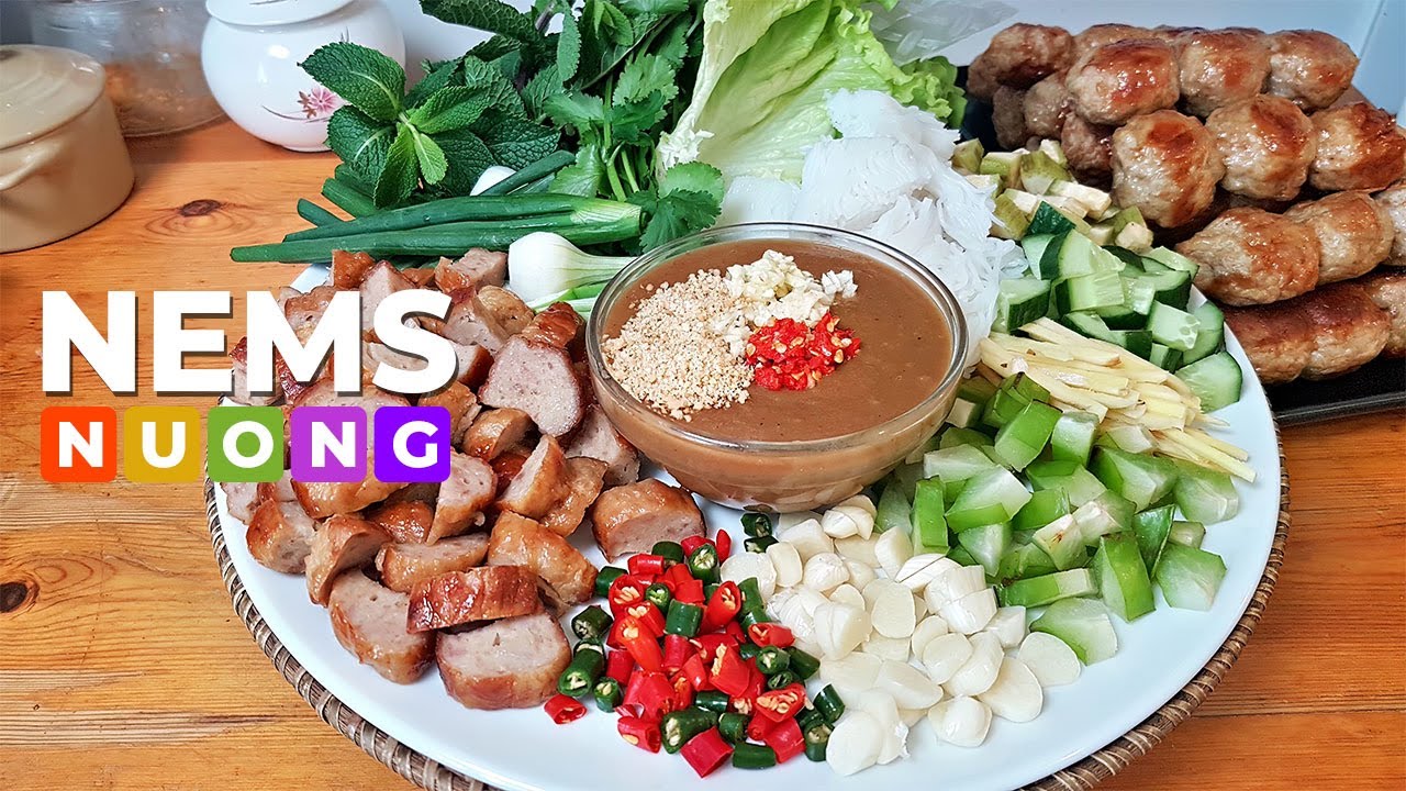 แจก​สูตร​แหนมเนือง​ พร้อม​น้ำจิ้ม​อร่อย​ๆ​ - ແຈກ​ສູດແຫນມເນືອງພ້ອມນ້ຳຈິ້ມແຊບໆ - Nem nuong (FRA SUB)