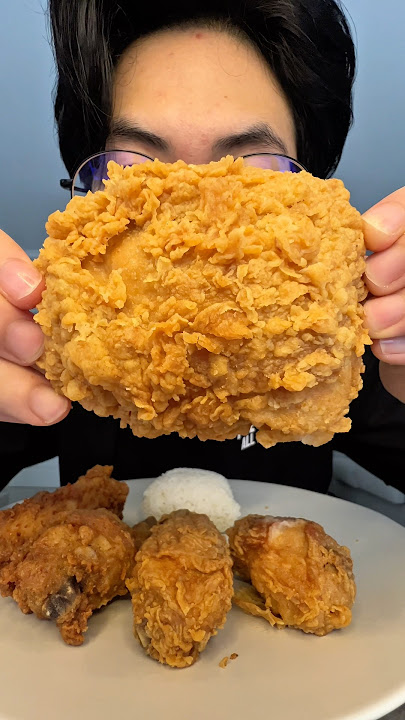 neighbor gave me kfc… #neighbor #kfc #mukbang #eating #chicken