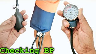 How to easily check BP measure blood pressure with sphygmomanometer at home in Urdu Hindi