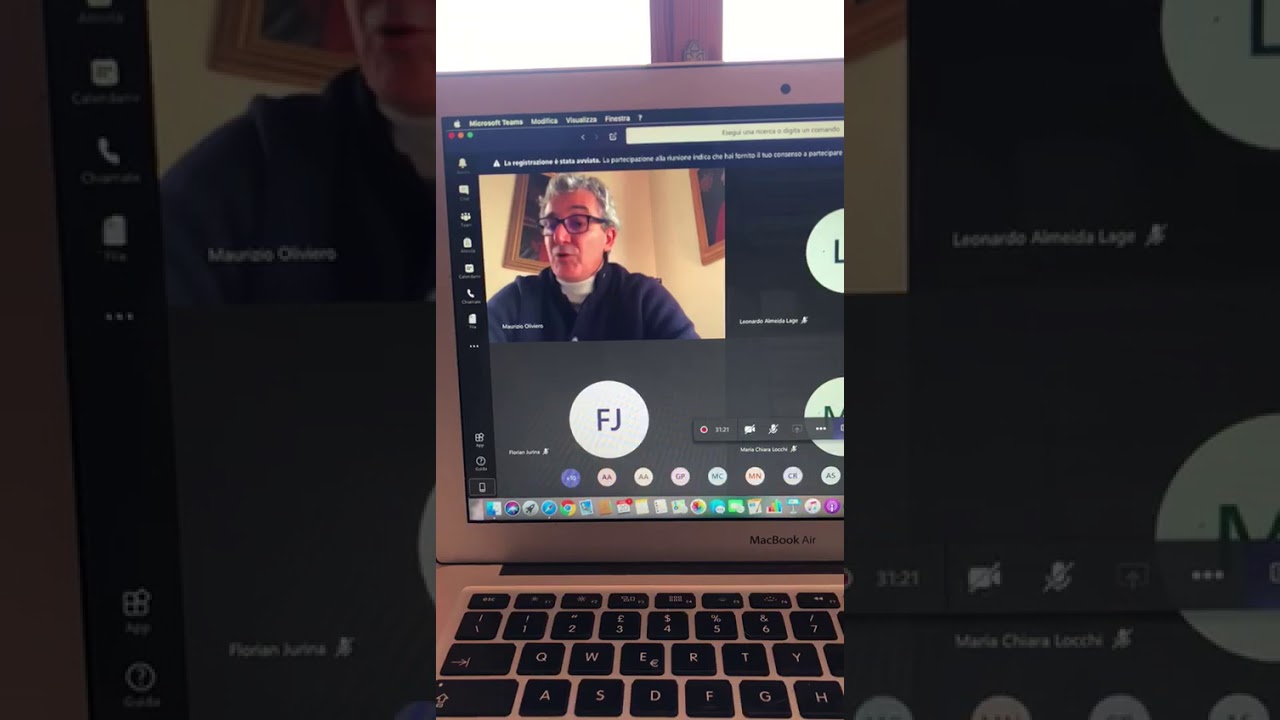 Coronavirus: il rettore di Perugia in lacrime: alla fine tutti ubriachi e a pomiciare