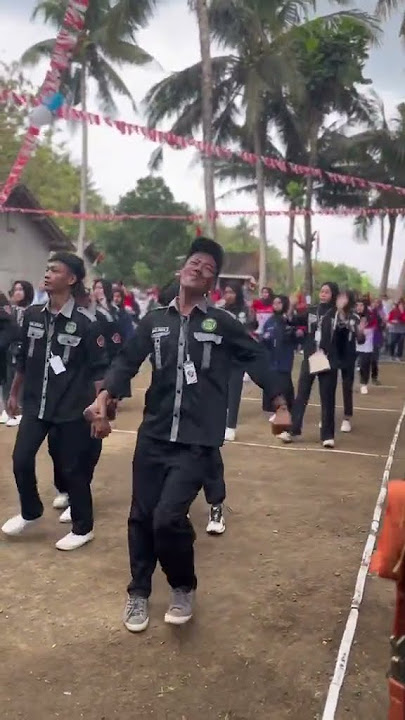 Alah Ganteng - ganteng dewe kanang-kanang giyong 🤭 #beranda #funny #memengakakkocak #ngakak #lucu