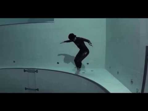 شاهد أطول و أعمق غطسة حرة في العالم