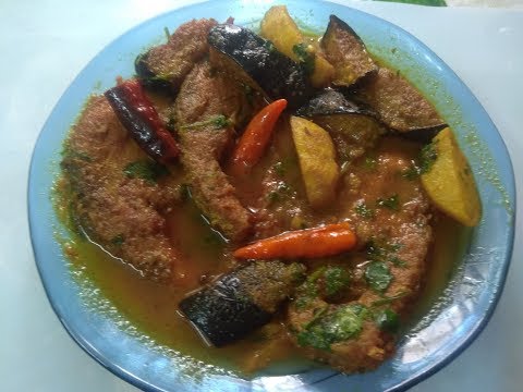 Aloo Begun die Rui Macher Jhol | Fish Curry Recipe in Bengali by Pinglu Kitchen