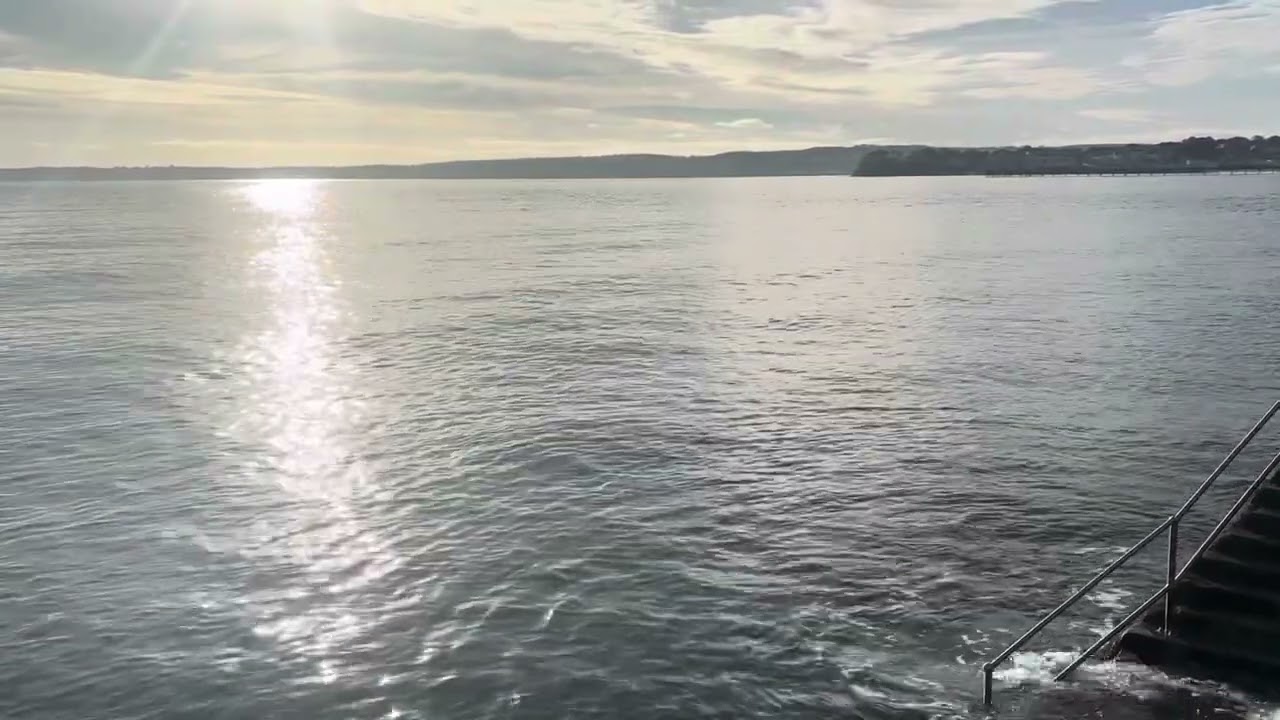 30 Seconds of Seaside Calming Waves Mini Meditation