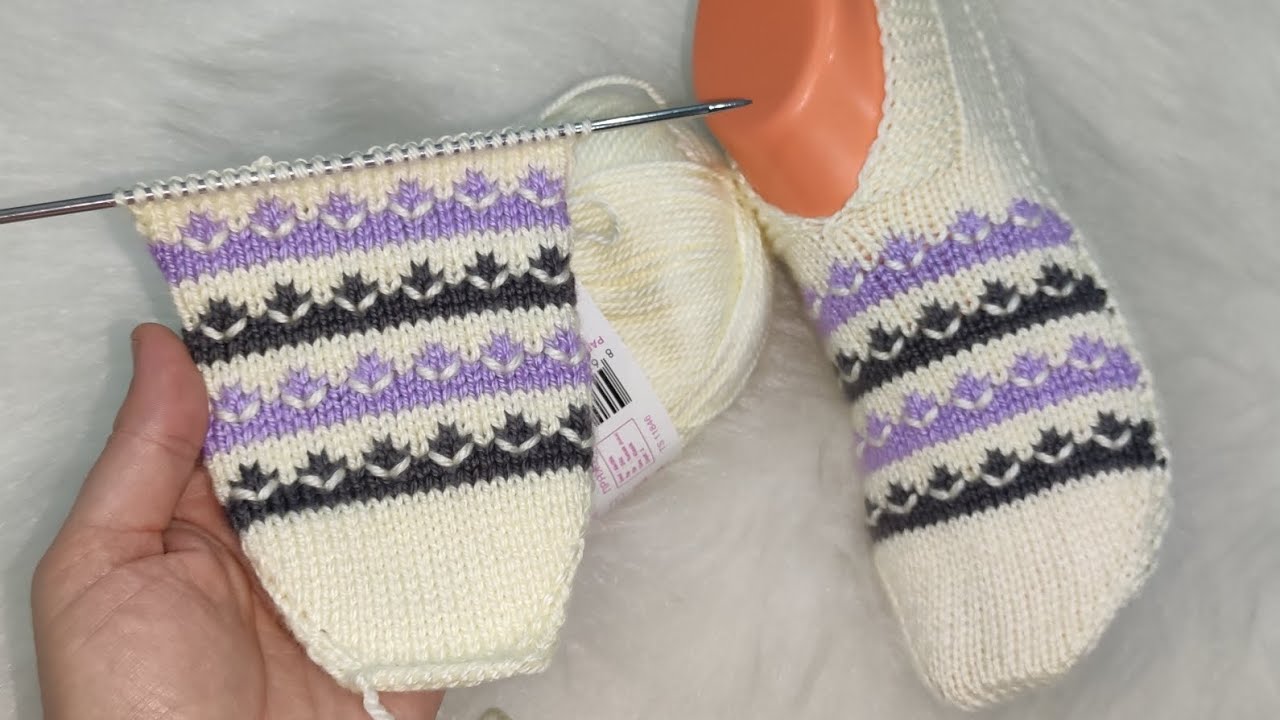 Çok kolay 💯 İki şişle beşşiş görünümlü patik modeli #beşşişpatik #knitting #beşşiş #keşfet