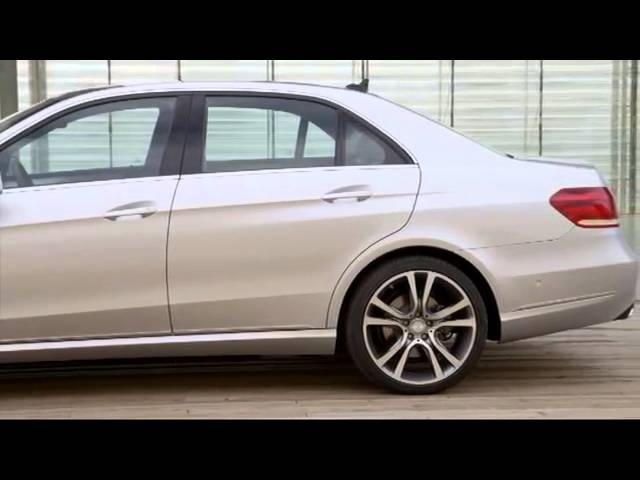 Mercedes E 350 4MATIC W212 Facelift footage 