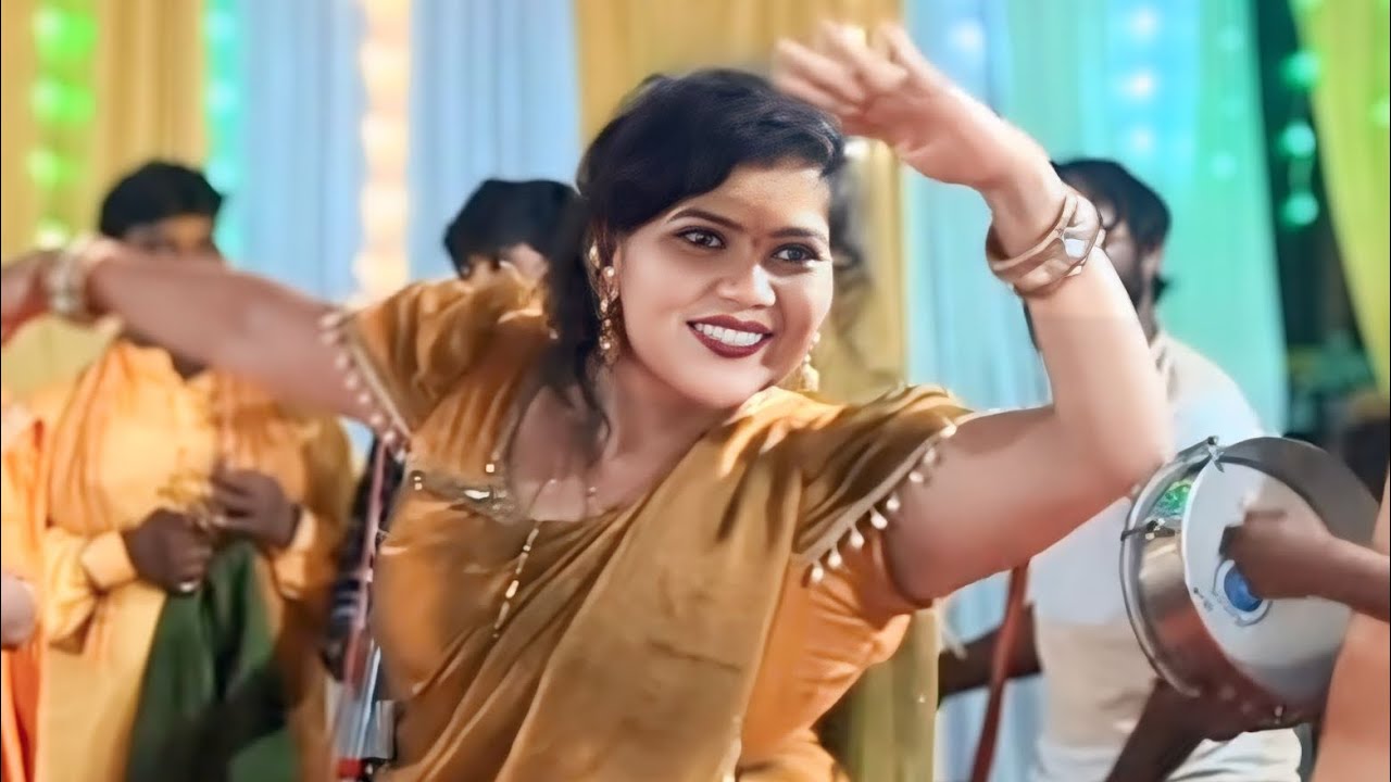 अंबाबाईला पाण्या झाले मी तुरतुर मला पाहिच तुळजापूर   अमृताताईआवाजात आणि पूनम ताई चा डान्स नक्की बघा