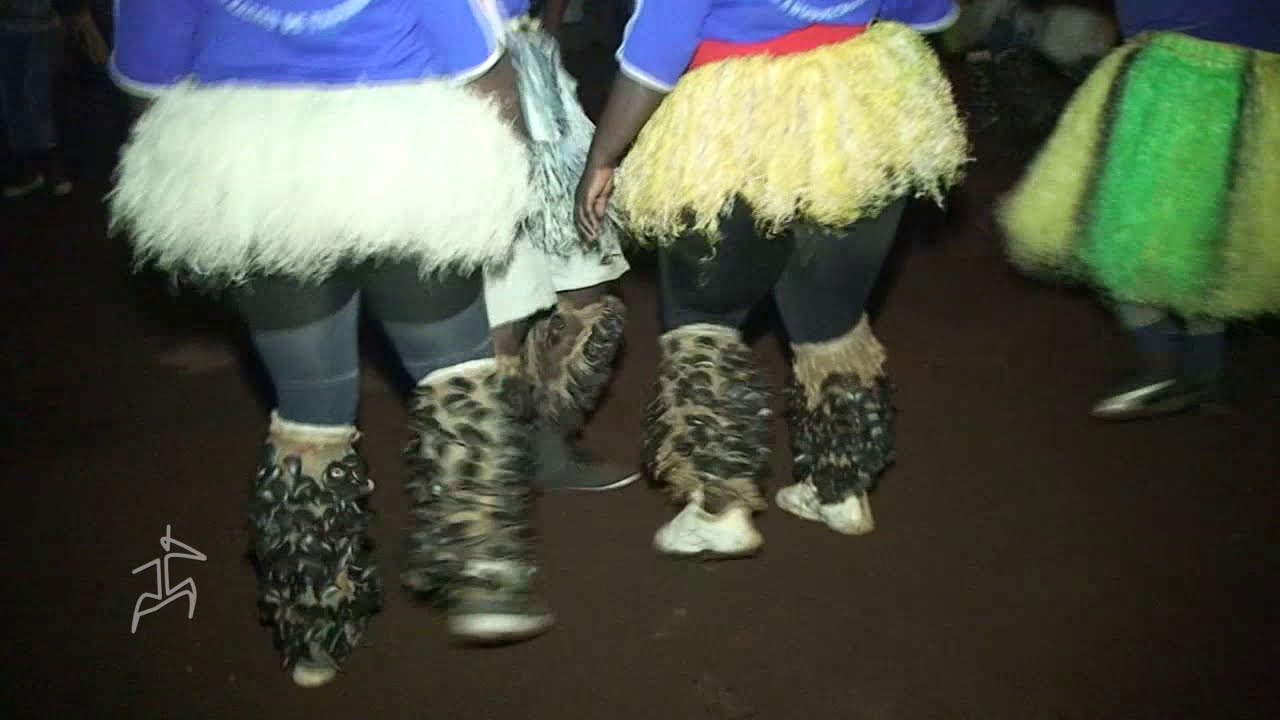 Danse traditionnelle Lyssa à Bangou exécuté par le Club Lissa de Yaoundé par Alix Aubain Tcho