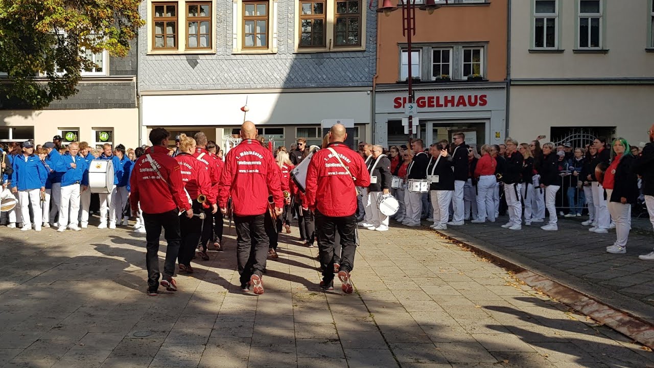 3.10.25 Platzkonzert der Spielmannszüge am Kornmarkt zum Tag der deutschen Einheit!📯🥁🎶