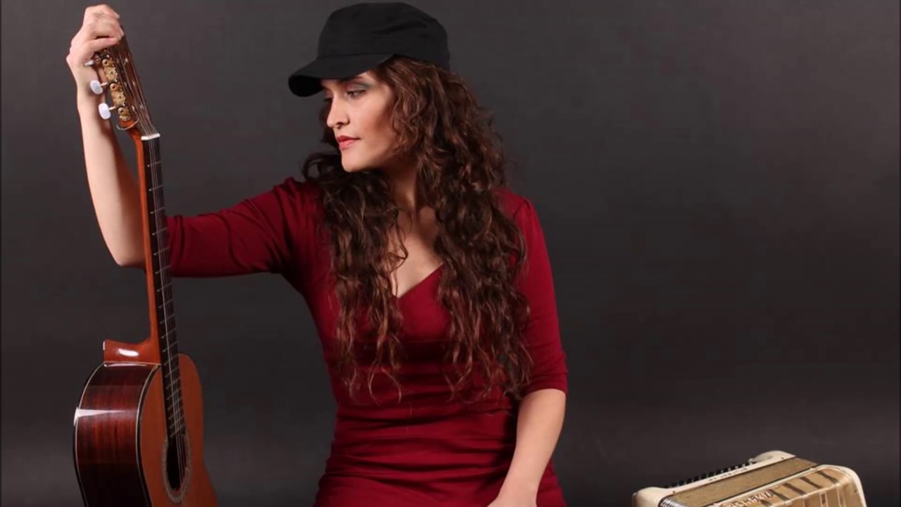 Llueve -  Niko Illesca