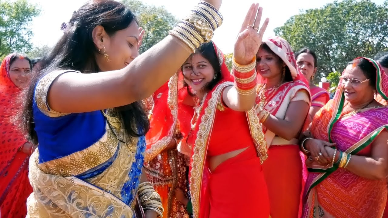 matikod !! ज्योति सिंह की माटिकोड में गीत गाती और डांस करती औरतें !! पवन सिंह की शादी - live