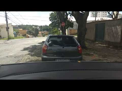 Vídeo: O que acontece se você bater em um carro estacionado e sair de cena?