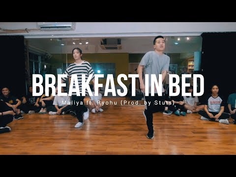 Breakfast in bed::Maliya