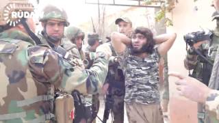 قوات البيشمركة تجبر احد مسلحي داعش لتسليم نفسه بعد محاصرته في ناحية بعشيقة