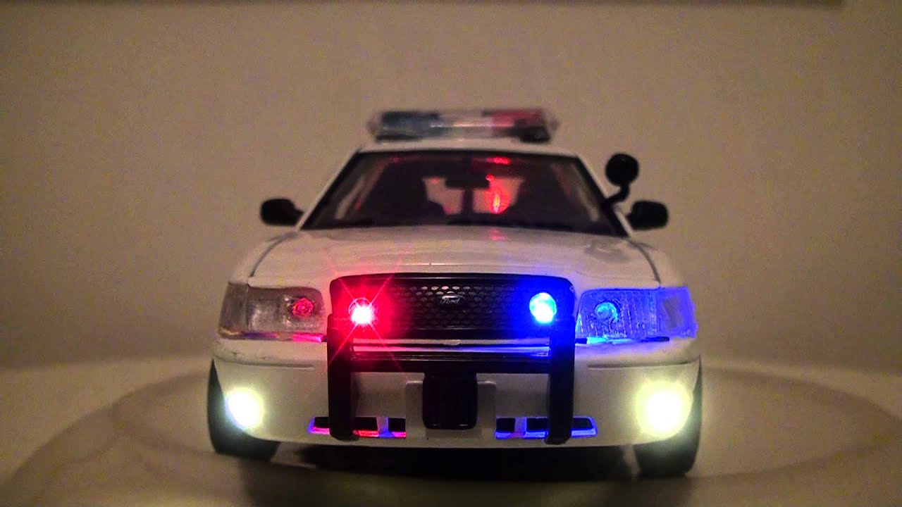 Scale Model 1 24 Ford Crown Victoria Police Car With Led