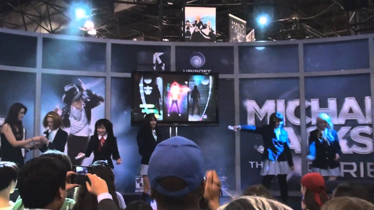 New York Comic Con 2010: K-on play  Michael Jackson Dancing Wii game