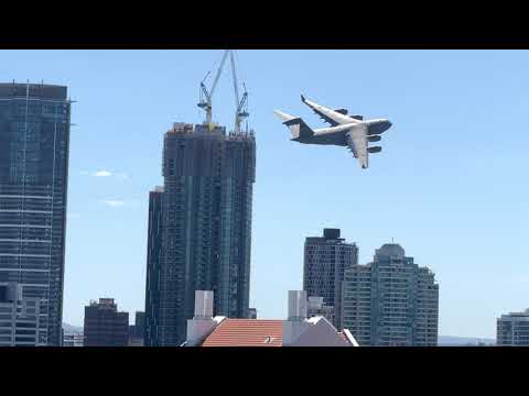 Fly-past of a C-17 Globemaster (Brisbane QLD, Australia 22 Sept 2021)