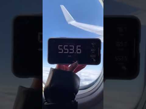 Какая скорость у самолета? #Shorts