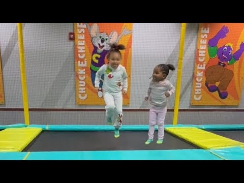Dance with Chuck E Cheese | Trampoline Zone | Jump | Bounce House | Fun ...