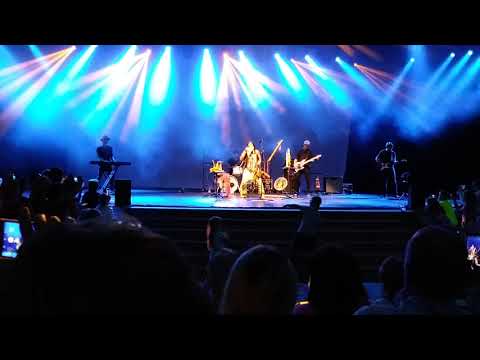 Leo Rojas'Chasing The