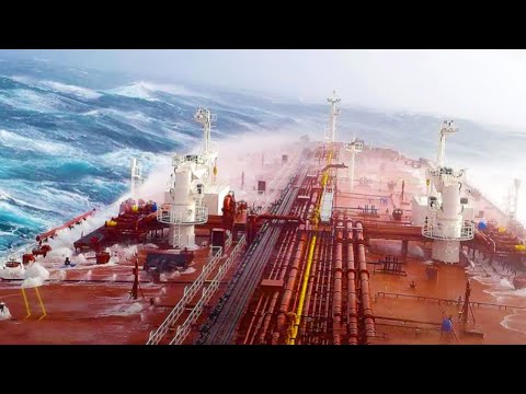 วีดีโอ: ทำไมมนุษย์ถึงสร้างเรือที่ใหญ่ที่สุด?