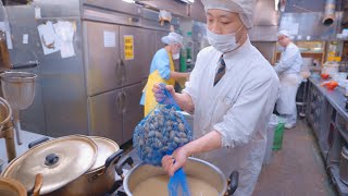 Exquisite shellfish soup made with a large amount of clams! japanese street food みちしお 貝汁