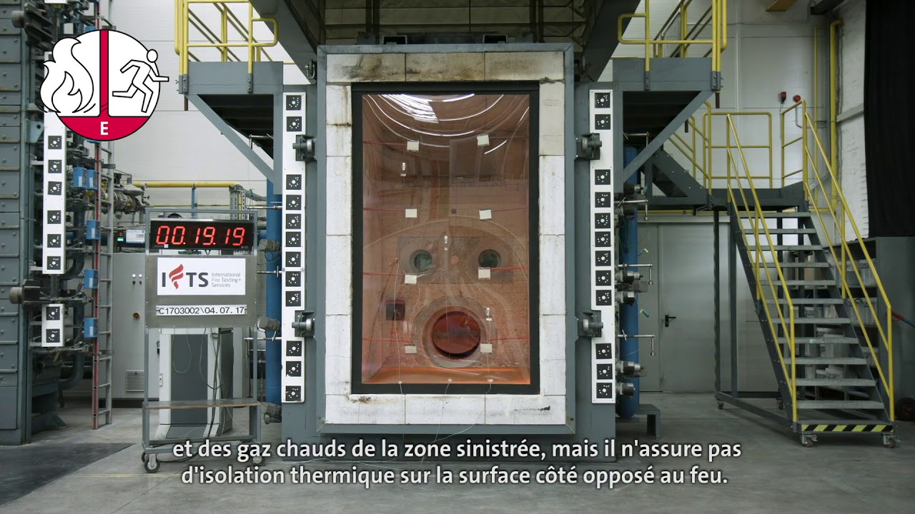 Essai au feu PYROSWISS de Vetrotech Saint-Gobain - YouTube