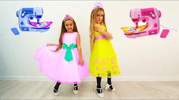 Las Ratitas hacen vestidos de princesas con la maquina de coser de juguete gisele y claudia