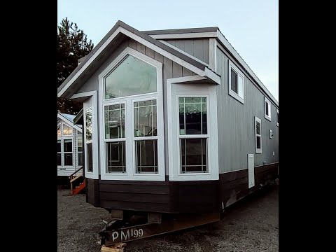 beautiful-tiny-house-built-for-a-king!