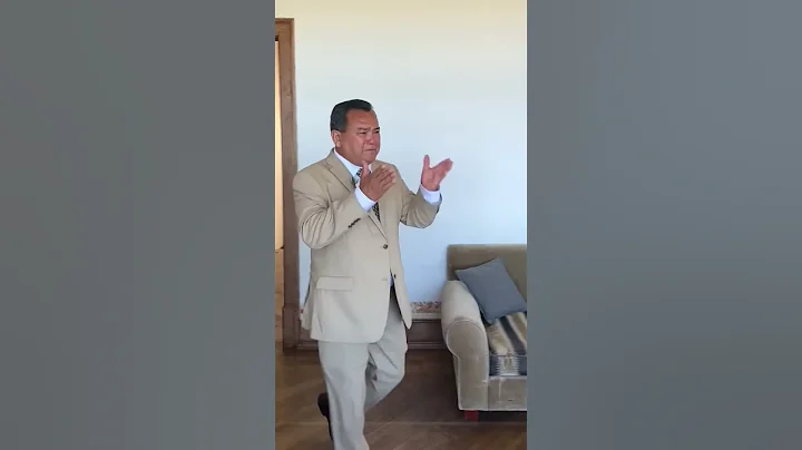 Dad sees daughter in wedding dress for the first#surprise #wedding #soldier #parents