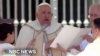 Vatican issues apology after Pope Francis uses homophobic slur