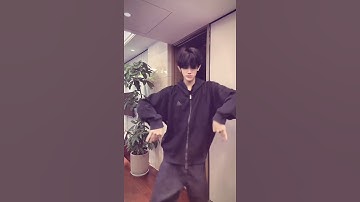 Robot dance 🫣 #krstudio #dance