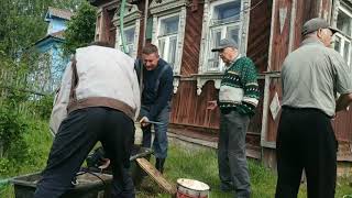 Абиссинская скважина 17 метров за 2,5 часа без грязи.