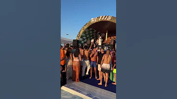 كلها هتنام من العشا عصام صاصا لايف في The Beach الساحل الشمالي 
