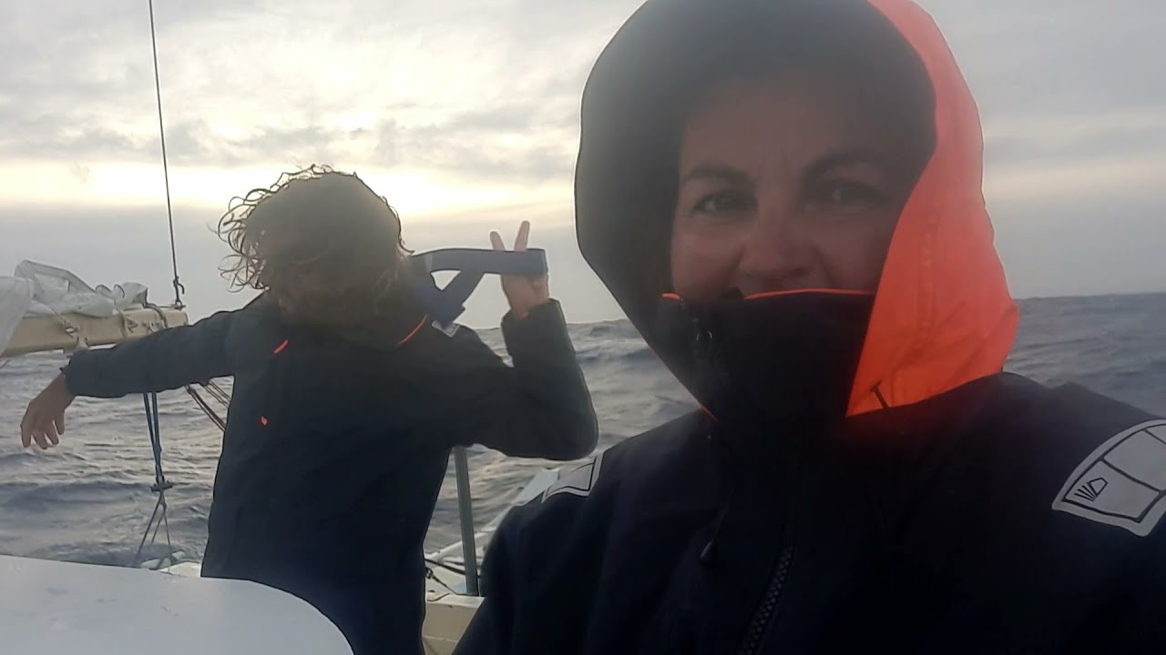 Quand la mer grossit Transat Atlantique nord #12 sur pahi 31 wharram catamaran