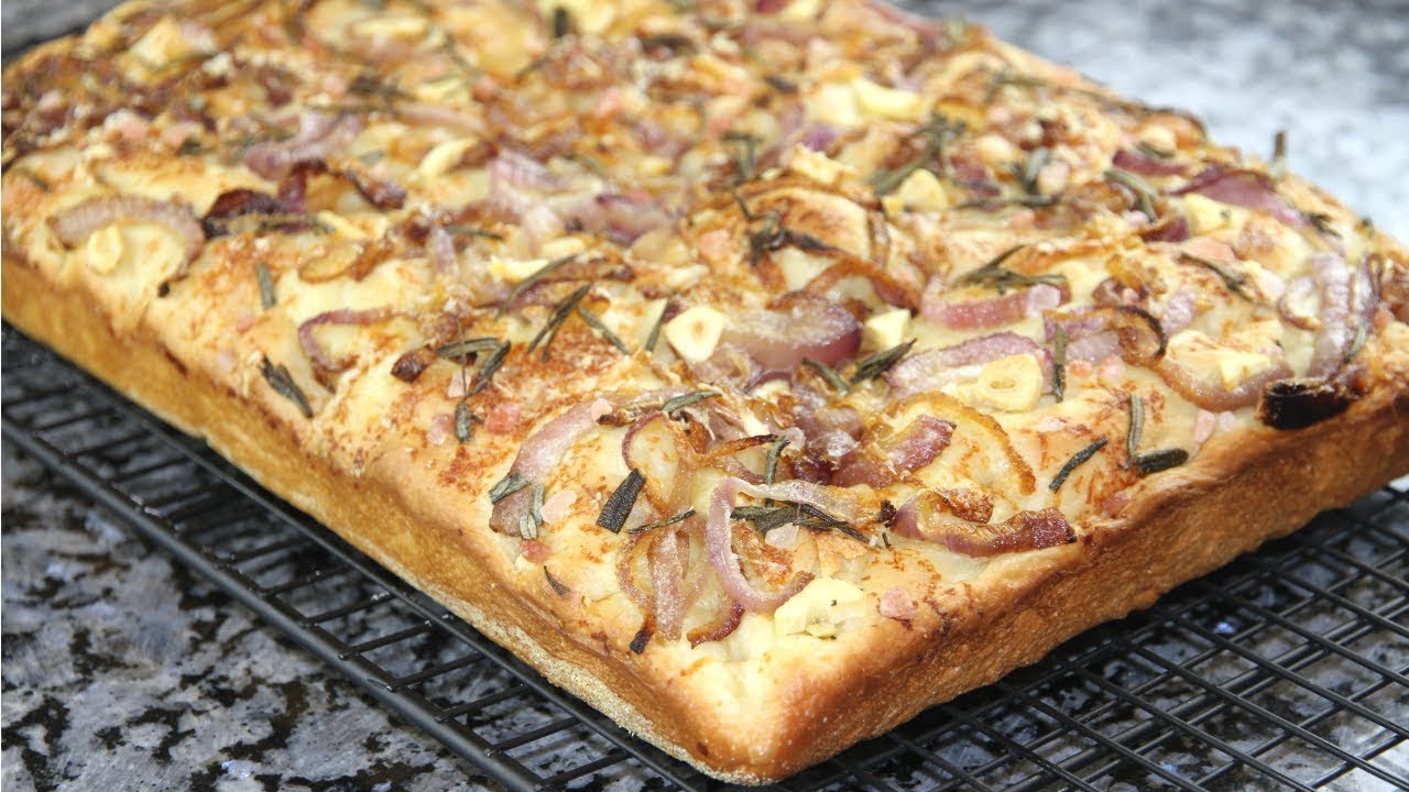 Невероятно вкусная ФОКАЧЧА с карамелизированным луком,розмарином и чесноком. Итальянская кухня.