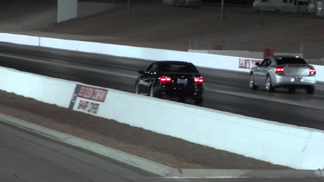 2007 BMW 325i vs 2007 SRT8 Charger